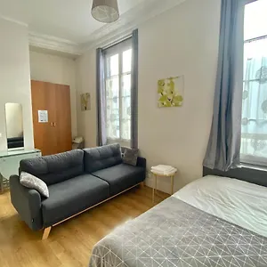 Studio Poisson 1 París